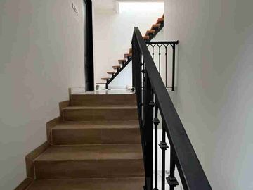 Rumah mewah klasik modern di Lebak Bulus Jaksel