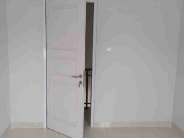DI SEWAKAN RUMAH CANTIK