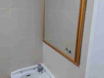 DI SEWAKAN RUMAH CANTIK