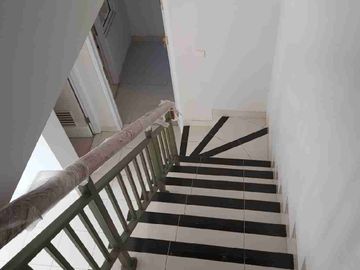 DI SEWAKAN RUMAH CANTIK
