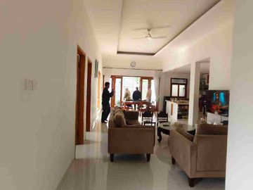 RUMAH COLOMADU DEKAT JL ADI SUCIPTO