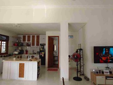 RUMAH COLOMADU DEKAT JL ADI SUCIPTO