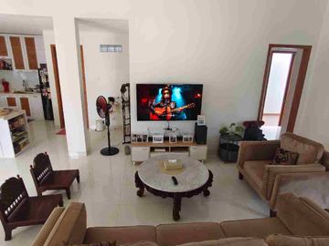 RUMAH COLOMADU DEKAT JL ADI SUCIPTO