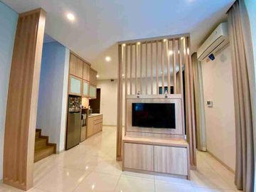 Dijaul Rumah cantik di di cluster Serenia hill Lebak Bulus Jakarta Selatan