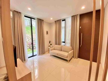Dijaul Rumah cantik di di cluster Serenia hill Lebak Bulus Jakarta Selatan