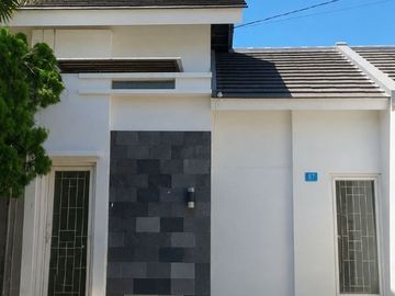 RUMAH BARU FULL RENOVE DI GREENHILL JUAL MURAH 690 JUTA