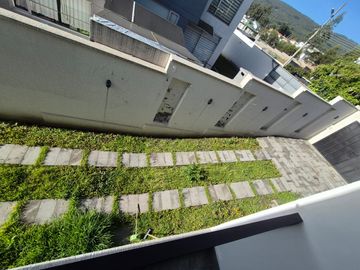 CASA EN RENTA - VALLE DE LOS CHILLOS