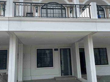D jual murah sekali rumah nirwana pik 2