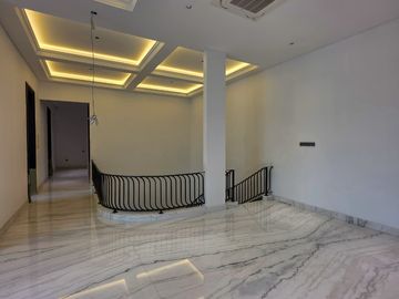 BRAND NEW AMERICAN CLASSIC LANTAI FULL MARMER, TAHAP FINISHING