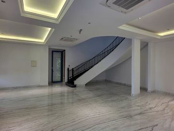 BRAND NEW AMERICAN CLASSIC LANTAI FULL MARMER, TAHAP FINISHING