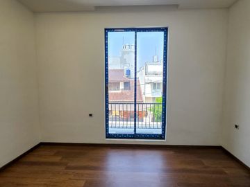 BRAND NEW AMERICAN CLASSIC LANTAI FULL MARMER, TAHAP FINISHING