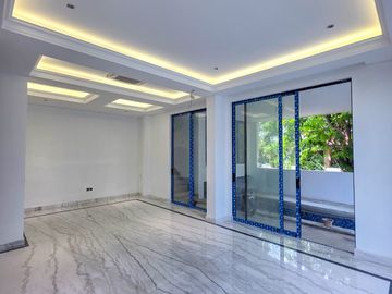 BRAND NEW AMERICAN CLASSIC LANTAI FULL MARMER, TAHAP FINISHING