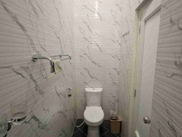 rumah white house di Cibubur jkt timur