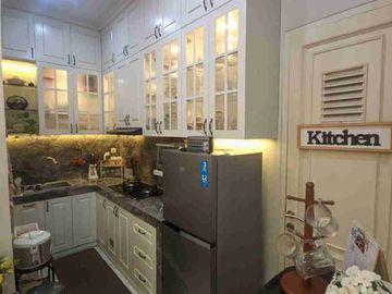 rumah white house di Cibubur jkt timur