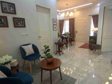 rumah white house di Cibubur jkt timur