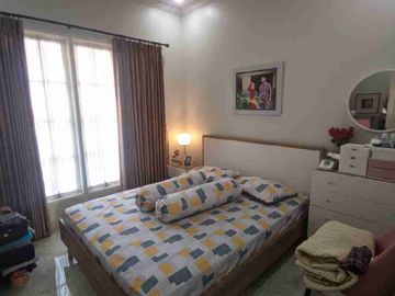 rumah white house di Cibubur jkt timur