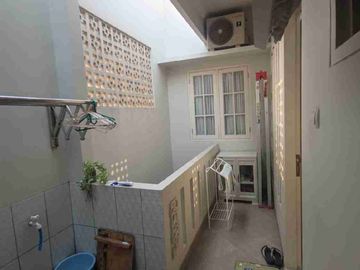 rumah white house di Cibubur jkt timur