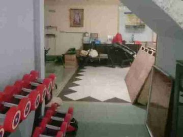 rumah 2 lantai + kolam renang pribadi Jatinegara baru