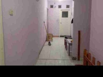 rumah 2 lantai + kolam renang pribadi Jatinegara baru