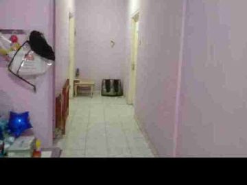rumah 2 lantai + kolam renang pribadi Jatinegara baru