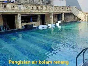 rumah 2 lantai + kolam renang pribadi Jatinegara baru