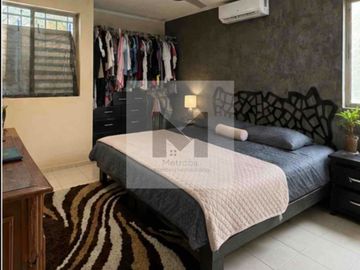 CASA EN RENTA EN LAS AMÉRICAS SOBRE AVENIDA