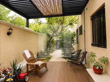 CASA EN RENTA EN LAS AMÉRICAS SOBRE AVENIDA
