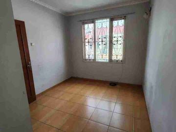 Dijual Murah Rumah 2.5 lantai Siap Huni di Gading Arcadia Kelapa Gading Jakarta Utara