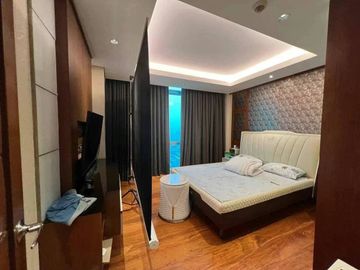 RUSH SALE PENTHOUSE UNIT IN 8 FORBESTOWN CONDOMINIUM BGC