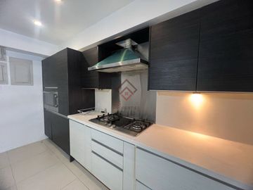 FOR SALE 3-Bedroom House with Garden & Pool in White Plains, Quezon City - RH188