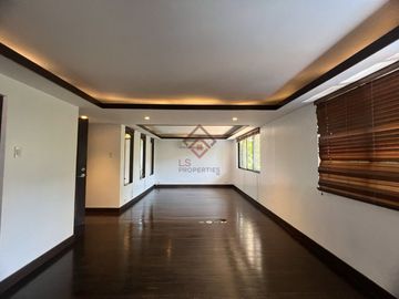 FOR SALE 3-Bedroom House with Garden & Pool in White Plains, Quezon City - RH188