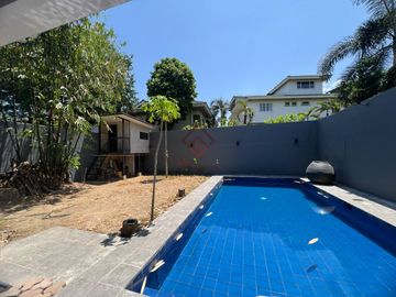 FOR SALE 3-Bedroom House with Garden & Pool in White Plains, Quezon City - RH188