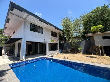 FOR SALE 3-Bedroom House with Garden & Pool in White Plains, Quezon City - RH188