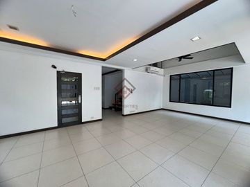 FOR SALE 3-Bedroom House with Garden & Pool in White Plains, Quezon City - RH188