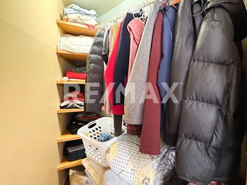 Casa en venta en Jesús del Monte, Cuajimalpa, CDMX. Con 2 recamaras, 3 baños y servicios básicos.
