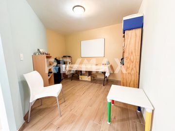 Casa en venta en Jesús del Monte, Cuajimalpa, CDMX. Con 2 recamaras, 3 baños y servicios básicos.