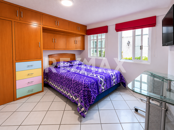 Casa en venta en Coyoacán | Departamento independiente y 5 estacionamientos