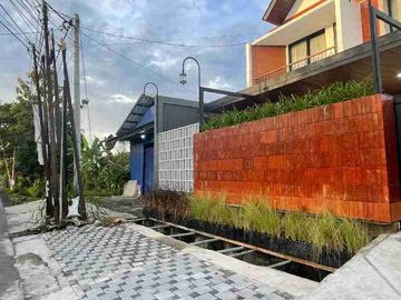 Rumah Induk dan 3 Villa Mewah Modern Full Furnished