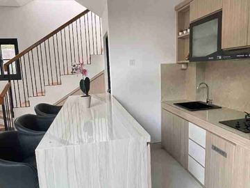 Rumah Induk dan 3 Villa Mewah Modern Full Furnished
