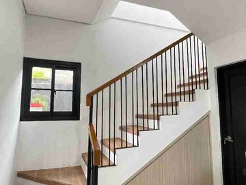 Rumah Induk dan 3 Villa Mewah Modern Full Furnished