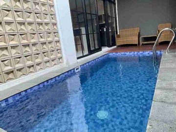 Rumah Induk dan 3 Villa Mewah Modern Full Furnished