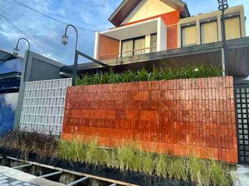 Rumah Induk dan 3 Villa Mewah Modern Full Furnished