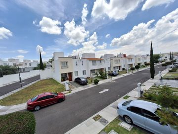 CASA EN VENTA EN RESIDENCIAL DEL PARQUE EL MARQUES QUERETARO