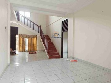 JUAL CEPAT RUMAH MURAH 2 LANTAI DIJANTUNG KOTA DEKAT KE POLDA dan RS. PMC