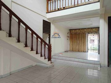 JUAL CEPAT RUMAH MURAH 2 LANTAI DIJANTUNG KOTA DEKAT KE POLDA dan RS. PMC