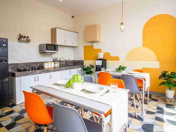 Dijual rumah kost bangunan baru furnish petojo utara
