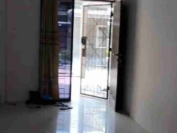 Rumah 1,5 lantai  cocok untuk kantor dan tempat tinggal di Pasteur dengan kamar tidur 3 juga ada AC di kamar tidur atas