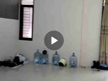 Rumah 1,5 lantai  cocok untuk kantor dan tempat tinggal di Pasteur dengan kamar tidur 3 juga ada AC di kamar tidur atas