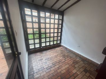 SE VENDE CASA UBICADA SECTOR HISTORICO DE POPAYAN IDEAL PARA EMPRESA , NEGOCIOS U OFICINAS EXCELENTE UBICACION