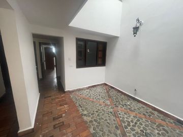 SE VENDE CASA UBICADA SECTOR HISTORICO DE POPAYAN IDEAL PARA EMPRESA , NEGOCIOS U OFICINAS EXCELENTE UBICACION